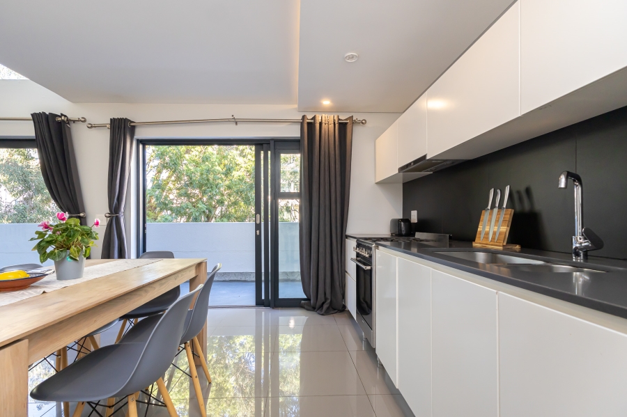 To Let 2 Bedroom Property for Rent in Sea Point Western Cape